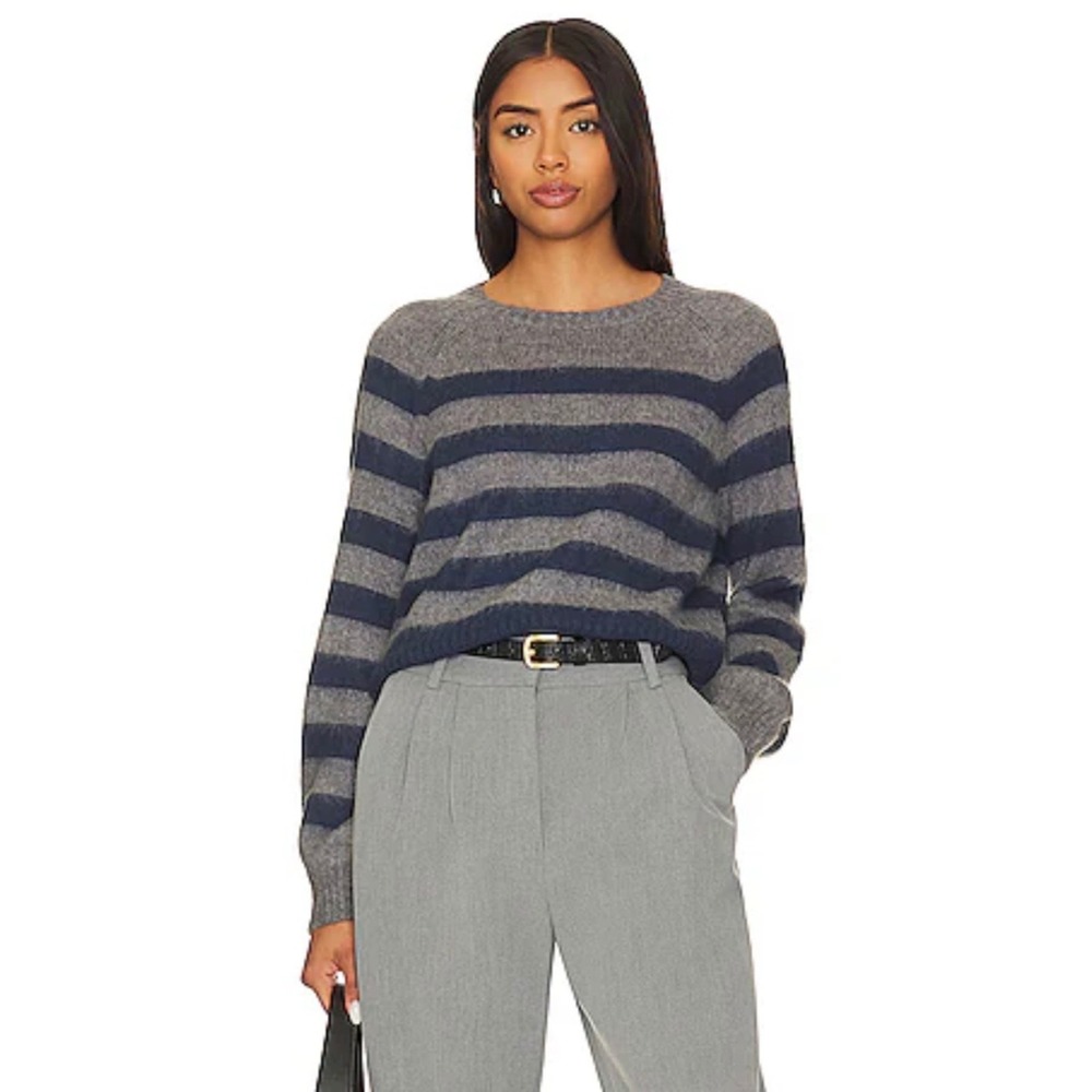 Steve Madden Lyon Sweater Women L Grey Blue Striped Wool Blend Cropped Preppy